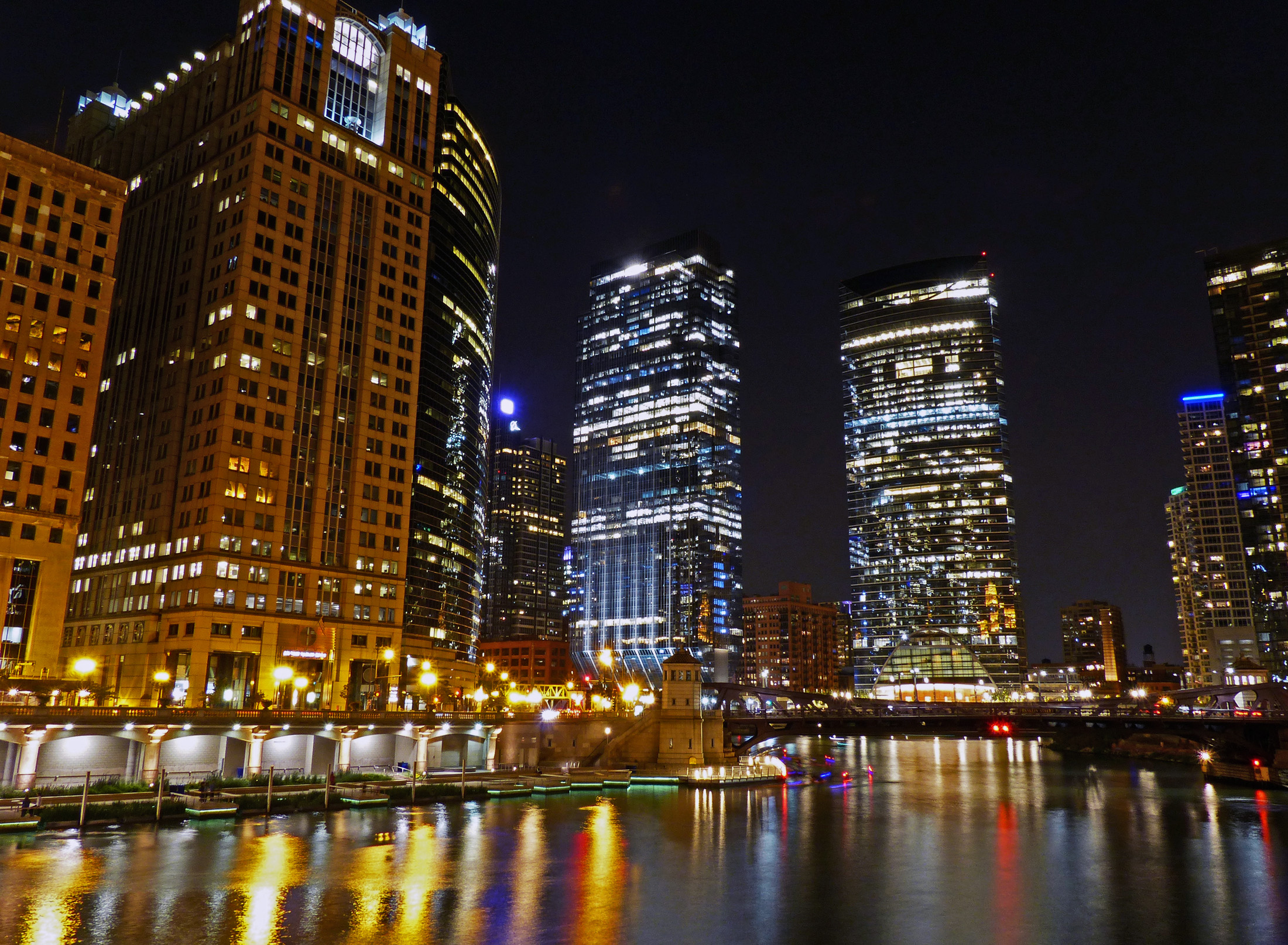 Chicago_River_North_bei_Nacht_2