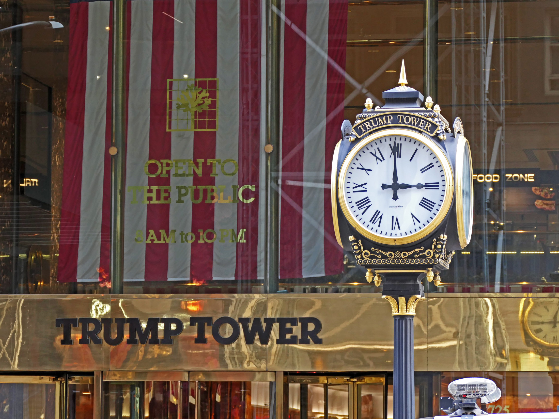 New_York_Trump_Tower_5th_Av_3
