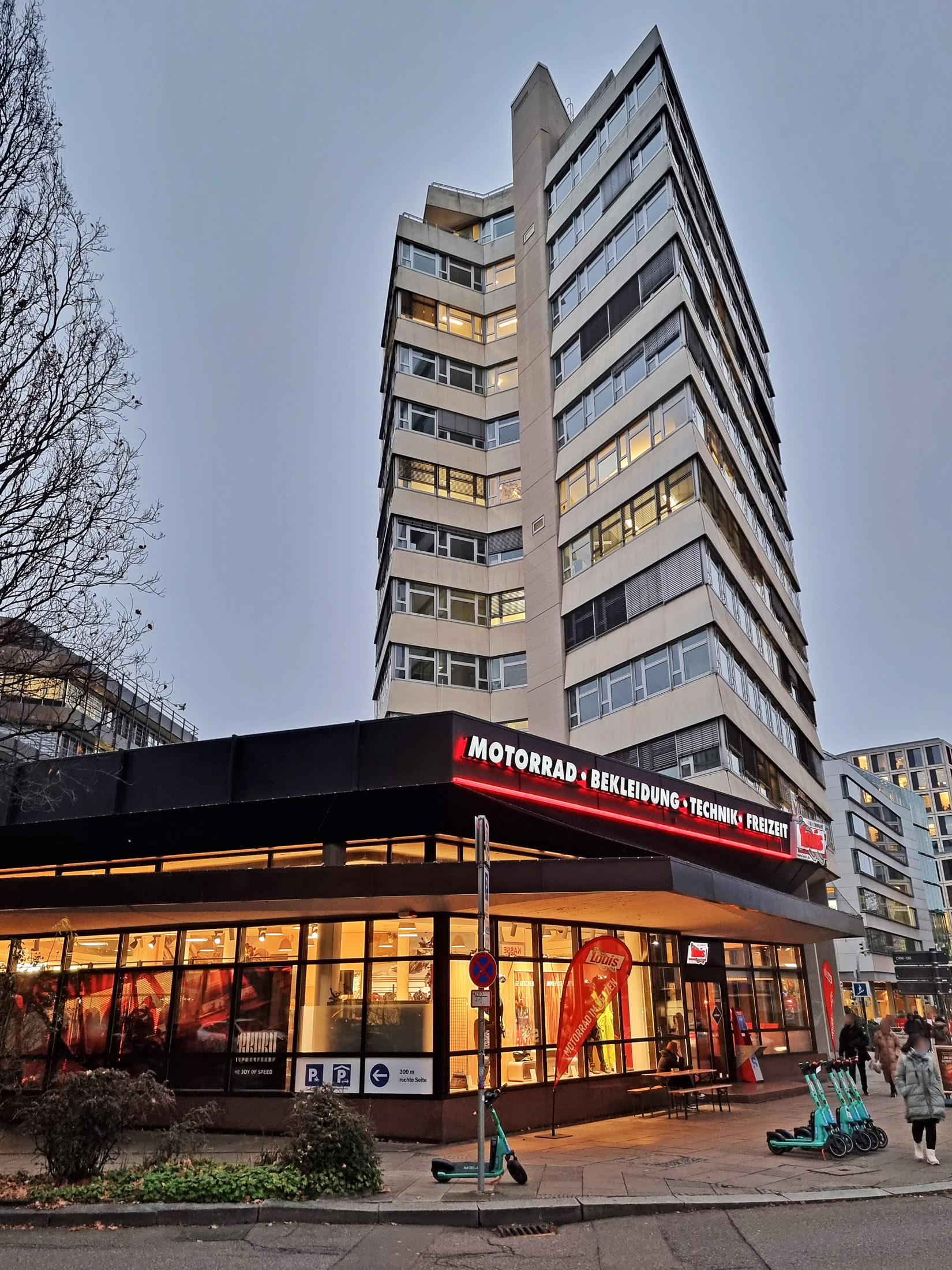 Stuttgart_Hahn_Hochhaus__0